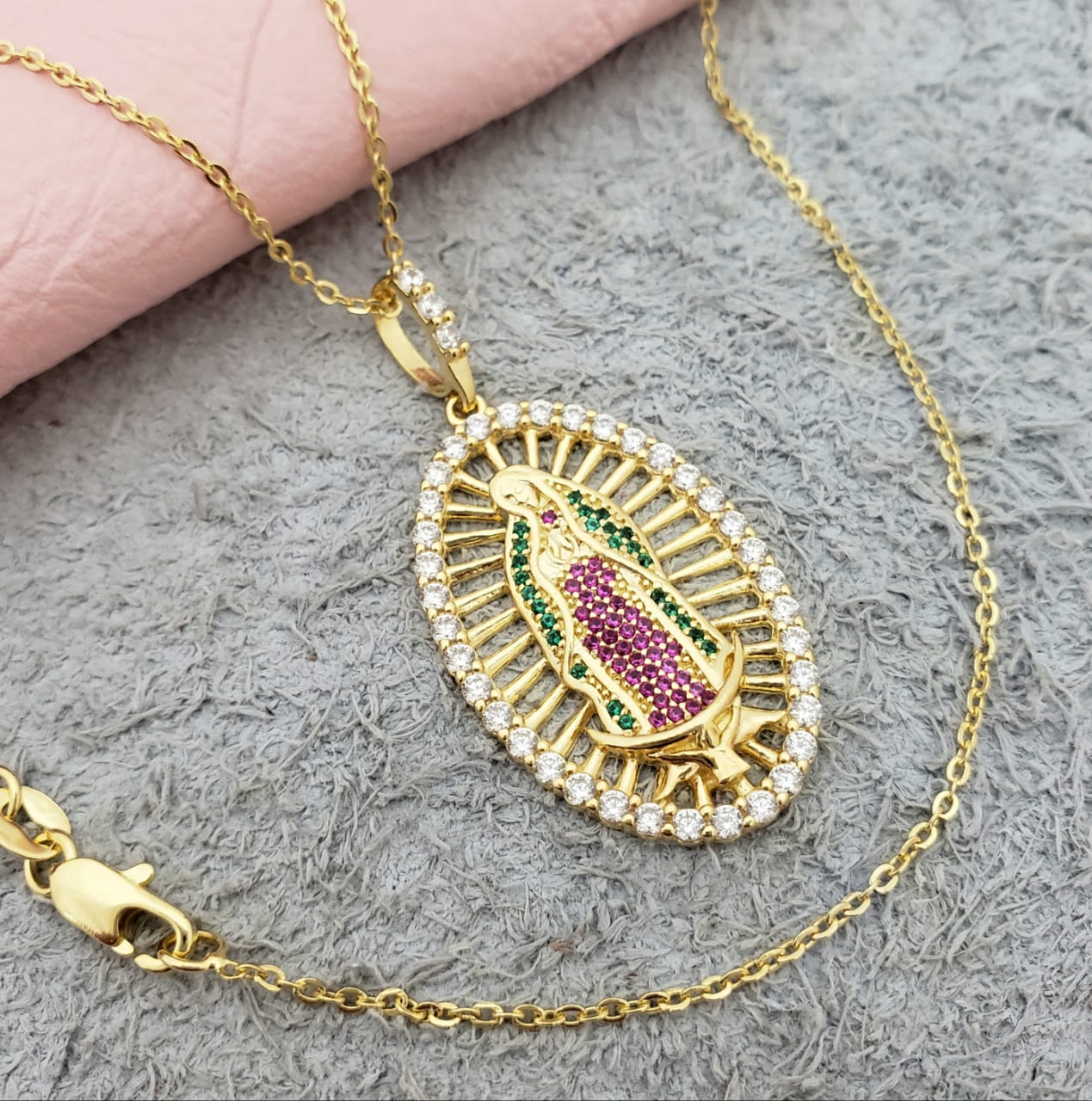 Dije Virgen Guadalupe con Cristales Swarovski